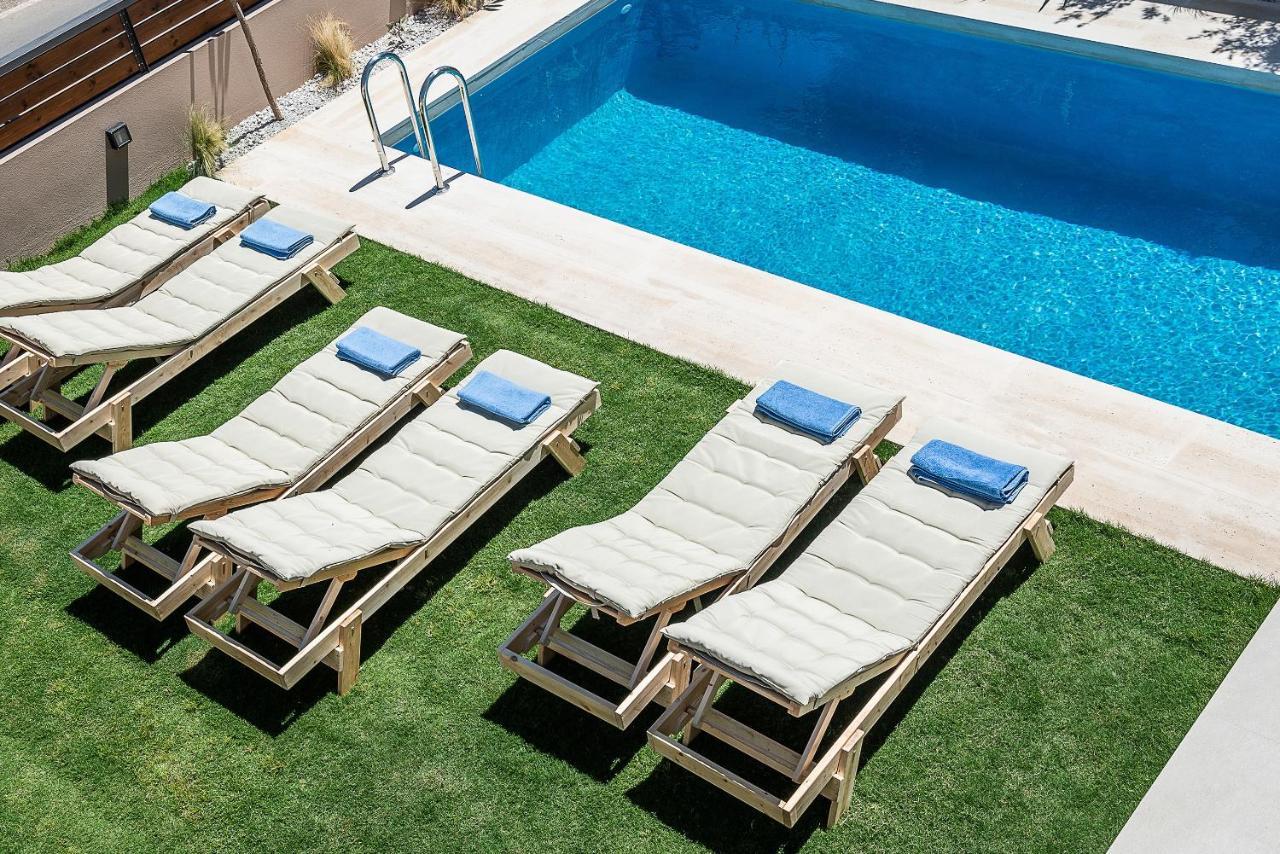 Fos Villa, A Luxe House With Private Heated Pool Galatás Eksteriør bilde